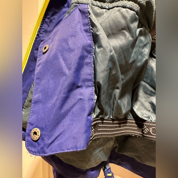 Columbia Snowcalypse Omni-Tech Jacket in Size Small (Like New!) - Picture 7 of 13